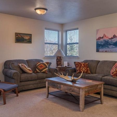 2 Bedroom Upstairs Condo With Ac In Victor, Id Kültér fotó